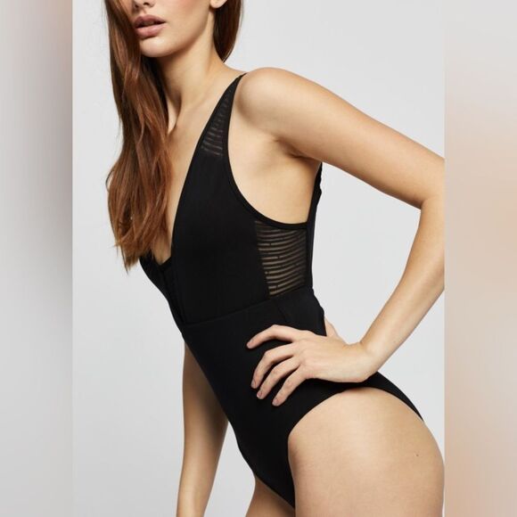 NWT 177.00 JETS
Parallels Plunge One-Piece Black Size 6 - Picture 4 of 6
